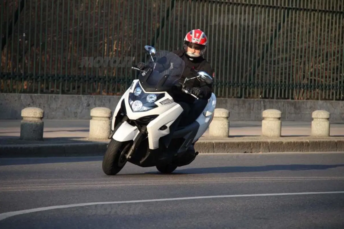 Kymco MyRoad 700i  (15)