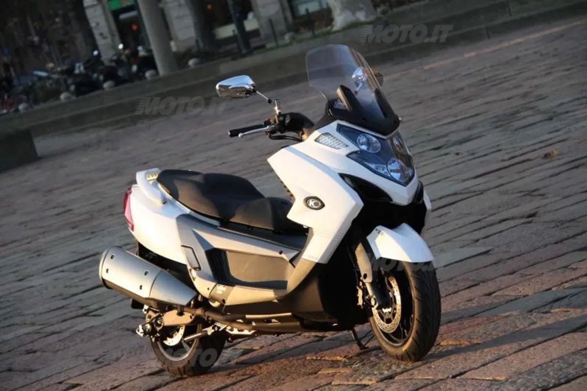 Kymco MyRoad 700i  (16)