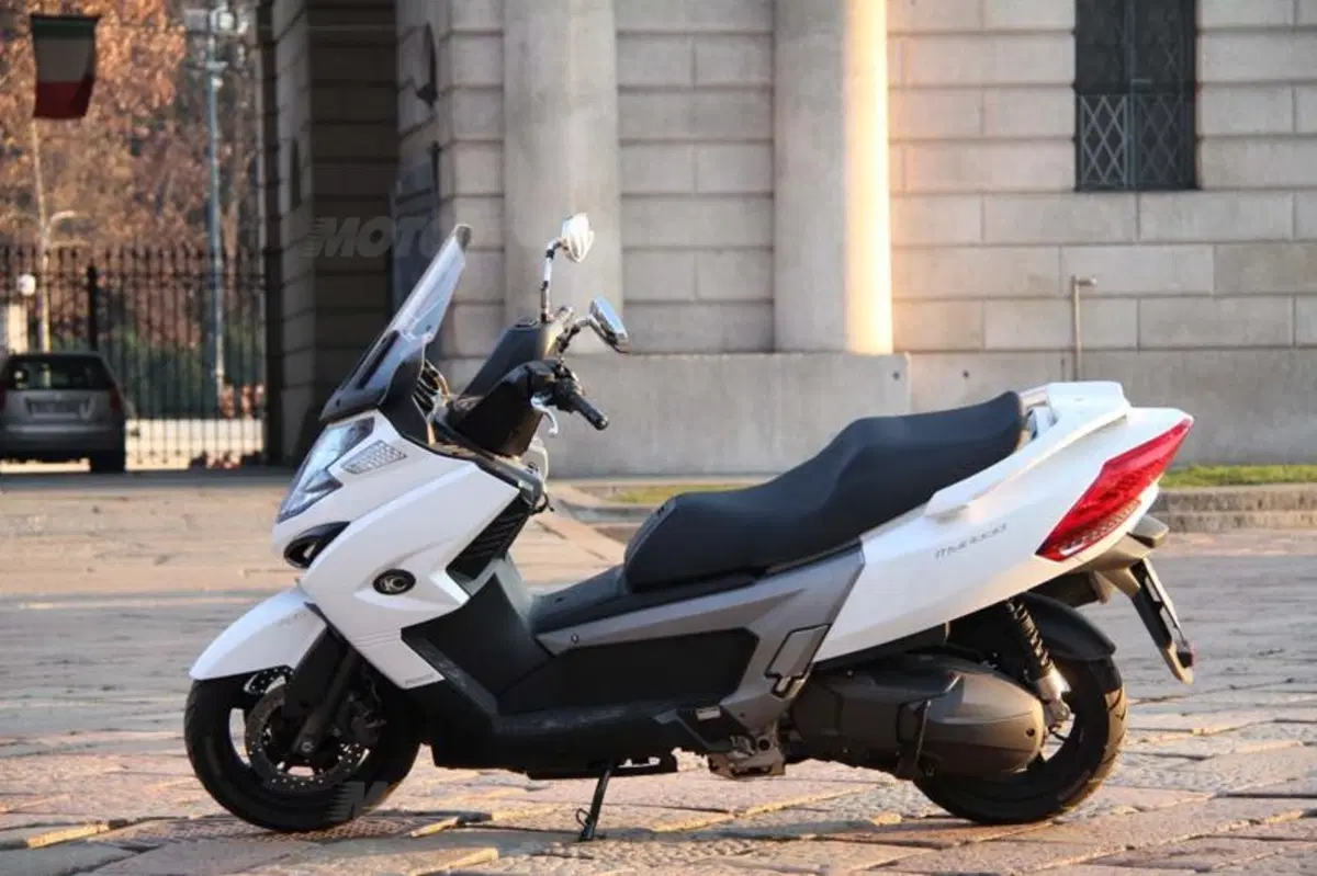 Kymco MyRoad 700i  (18)