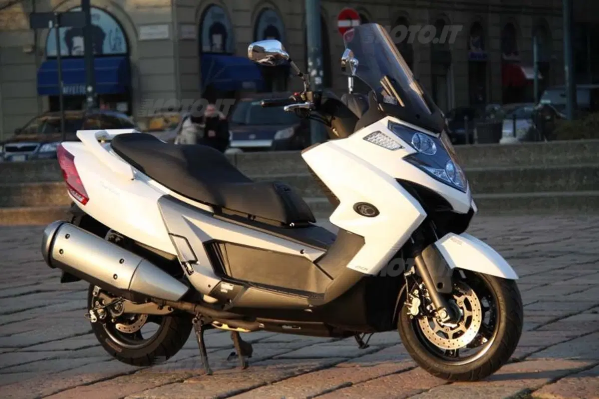 Kymco MyRoad 700i  (19)