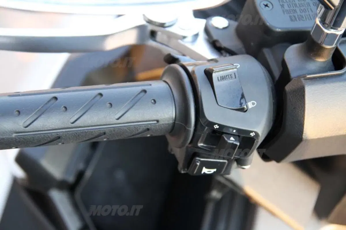 Kymco MyRoad 700i  (30)