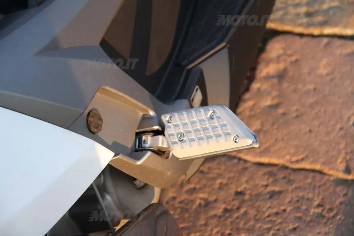 Kymco MyRoad 700i  (39)