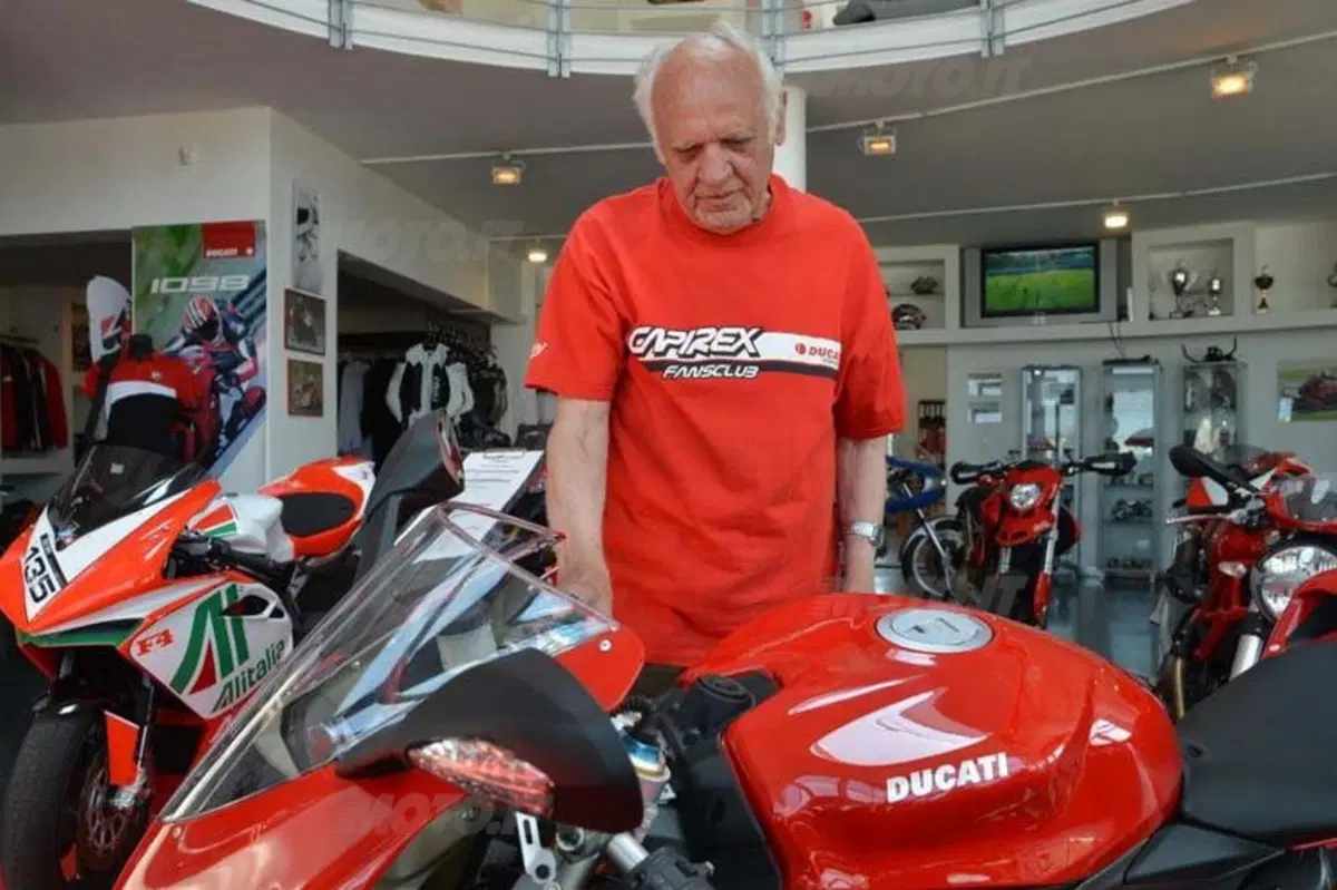 A 85 anni compra la Ducati Panigale (6)