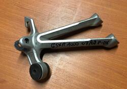 Supporto pedana posteriore destra Suzuki GSXR 1000