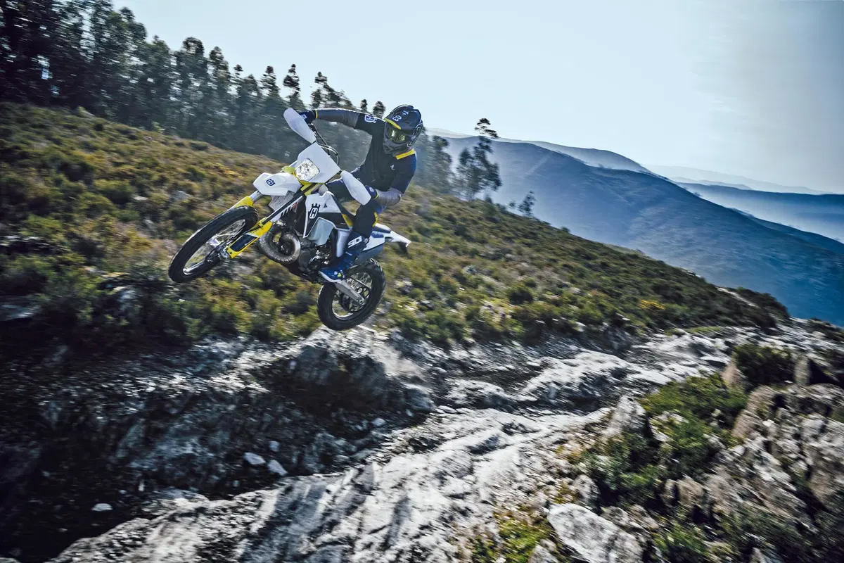 Husqvarna TE 300 TE 300i (2021) (4)