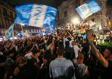 Napoli. Rubano lo scooter durante i festeggiamenti per la Coppa Italia [VIDEO]