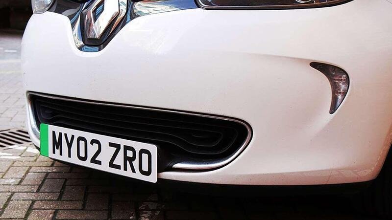 UK. Targhe verdi per i veicoli a zero emissioni