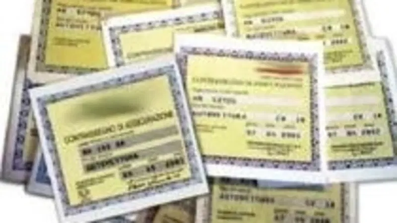Assicurazioni: in 6 mesi prezzi in calo del 4,5% 