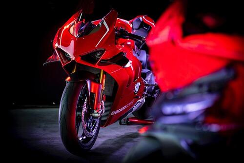 Ducati e LEGO: a Modena debutta la Panigale V4R (6)