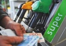 Benzina: consumi in calo costante  