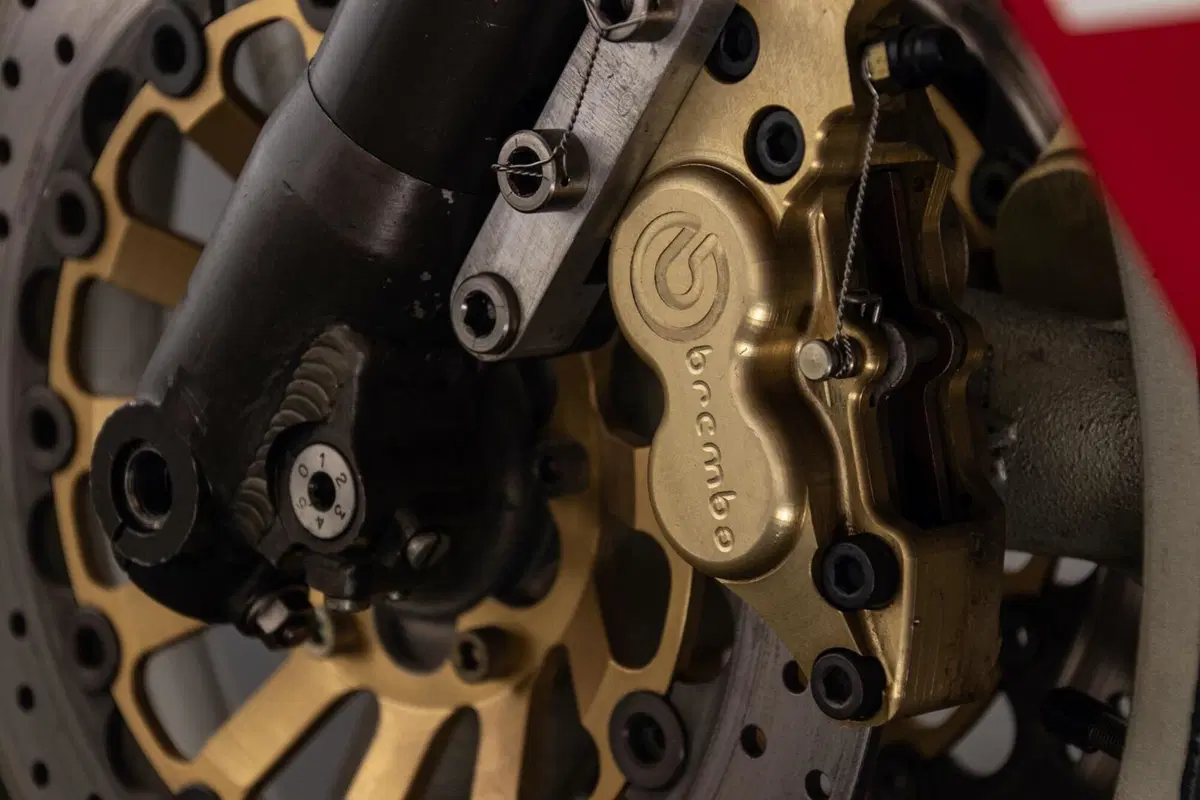Cagiva 500 GP: una C587 in vendita da Ruotedasogno [VIDEO] (18)