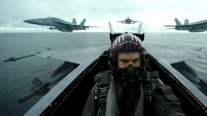 Top Gun 2 con Maverick e la sua Kawasaki. Trailer e news
