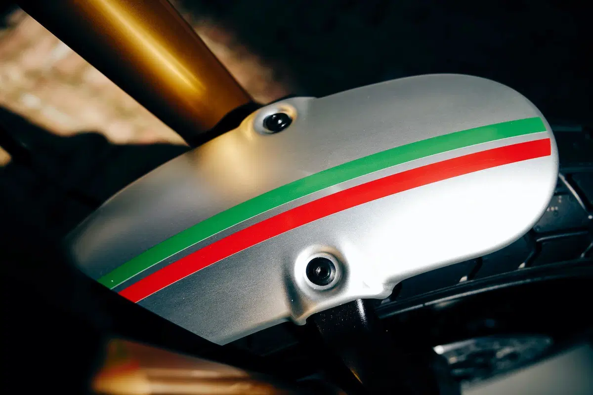 Ducati Scrambler 1100 Scuderia Club Italia (10)