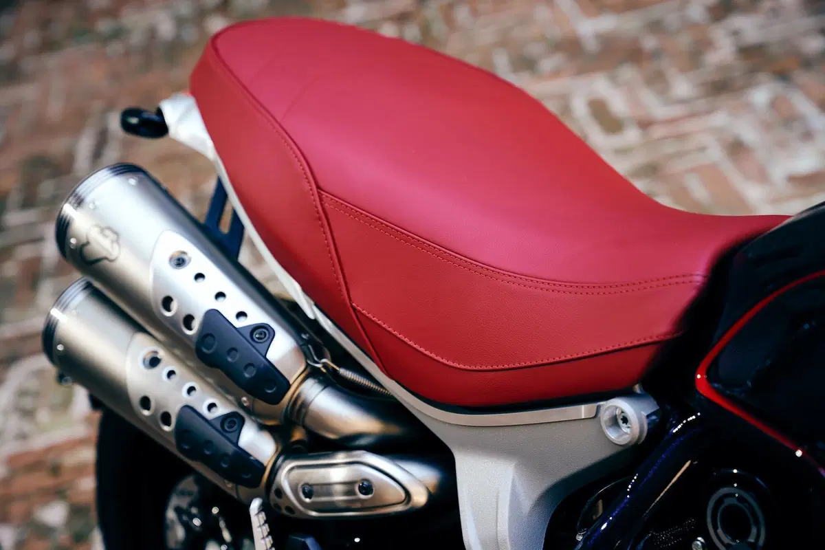 Ducati Scrambler 1100 Scuderia Club Italia (14)