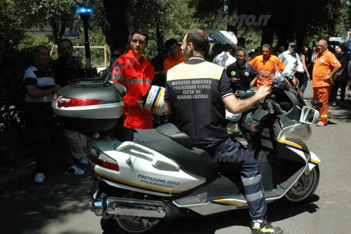 Suzuki Burgman 650, il primo "scooter-ambulanza" (2)