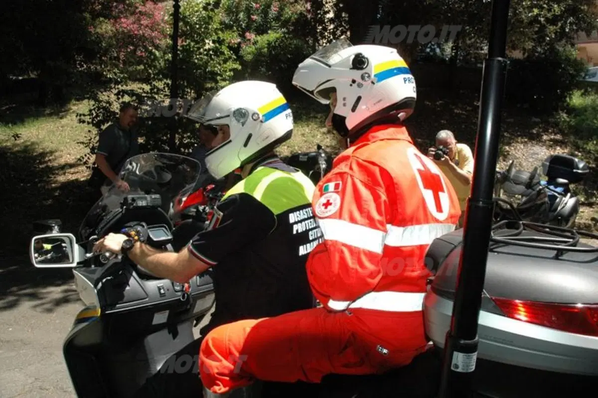 Suzuki Burgman 650, il primo "scooter-ambulanza" (4)