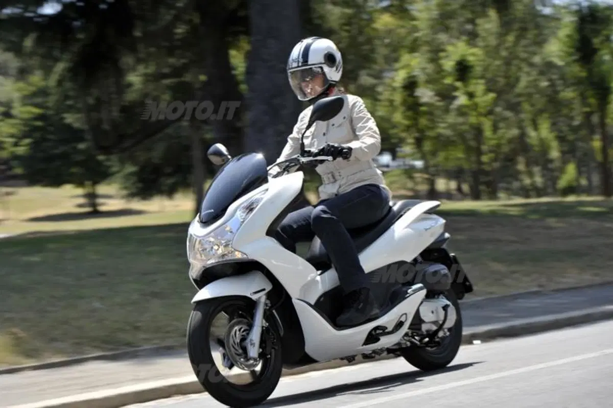 Honda PCX 150  (3)