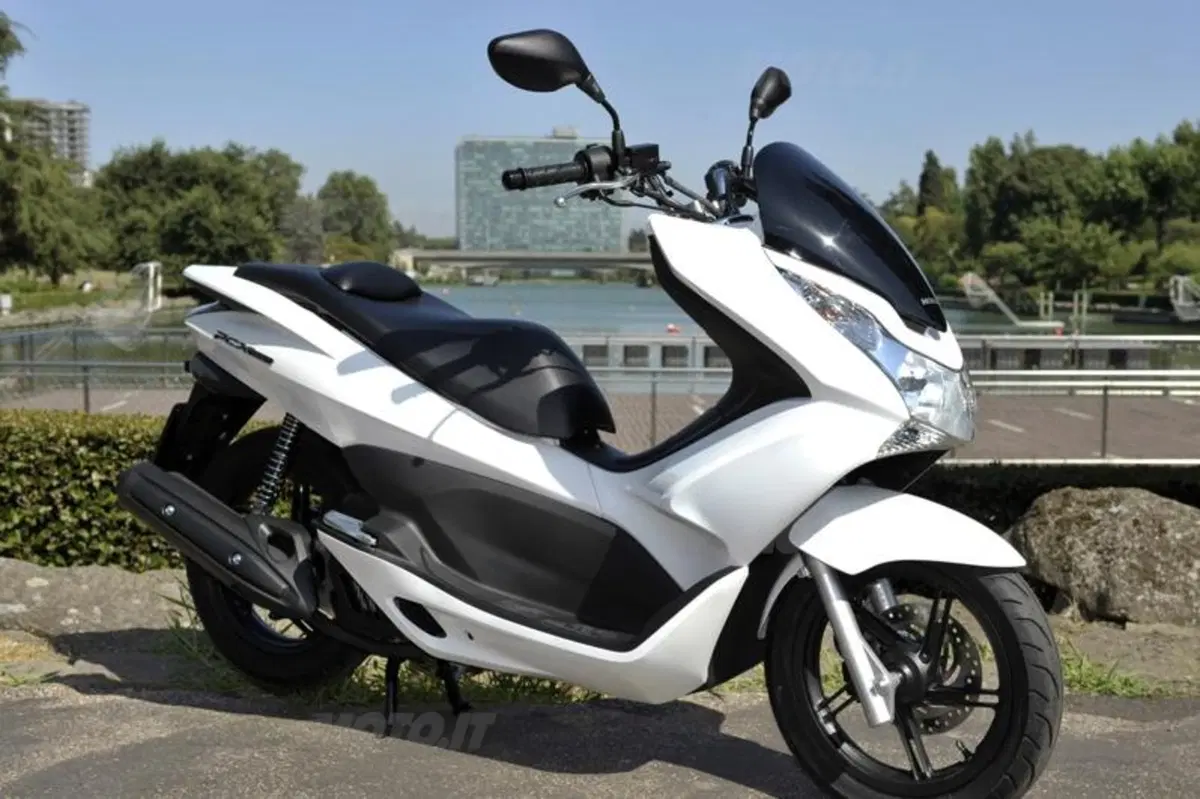 Honda PCX 150  (9)