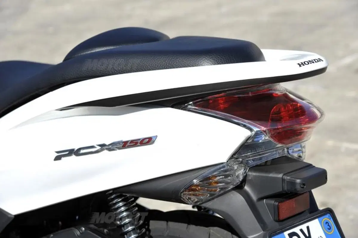 Honda PCX 150  (17)