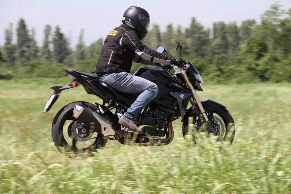 Sette giorni con le Metzeler Z8 Interact M/O (7)