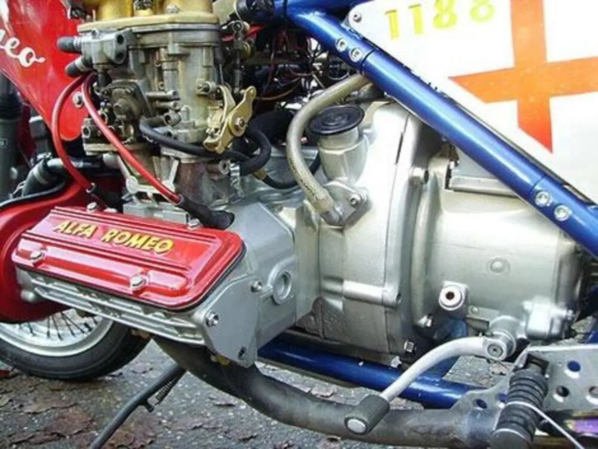 Alfa Romeo compie 110 anni. Cinque moto con il marchio del Biscione (3)