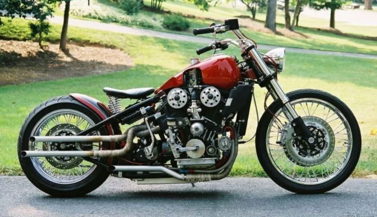 Alfa Romeo compie 110 anni. Cinque moto con il marchio del Biscione