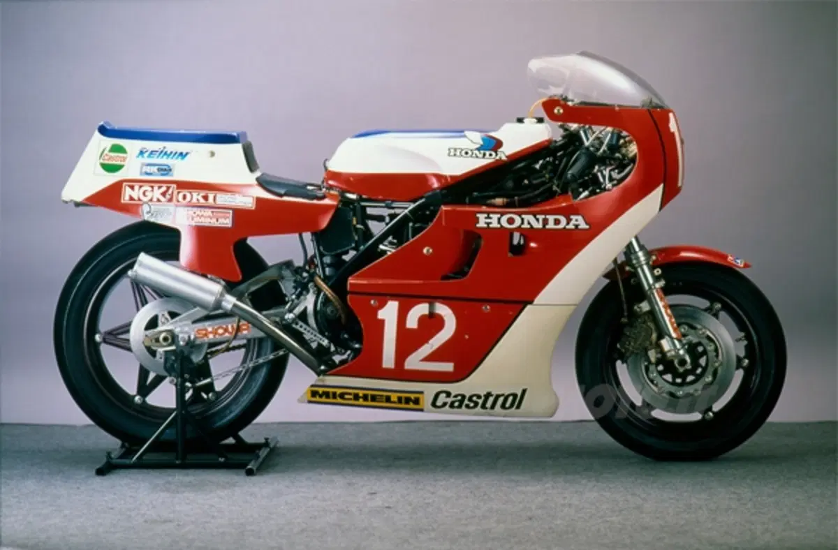 La storia dei V4 Honda da corsa. Prima puntata (4)