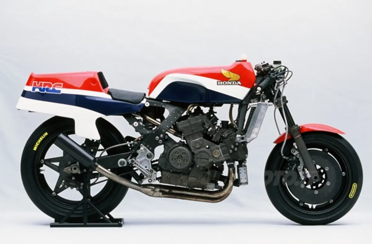 La storia dei V4 Honda da corsa. Prima puntata (5)