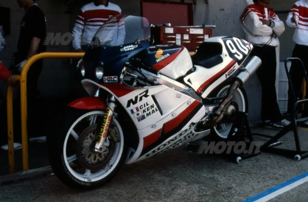La storia dei V4 Honda da corsa. Prima puntata (6)