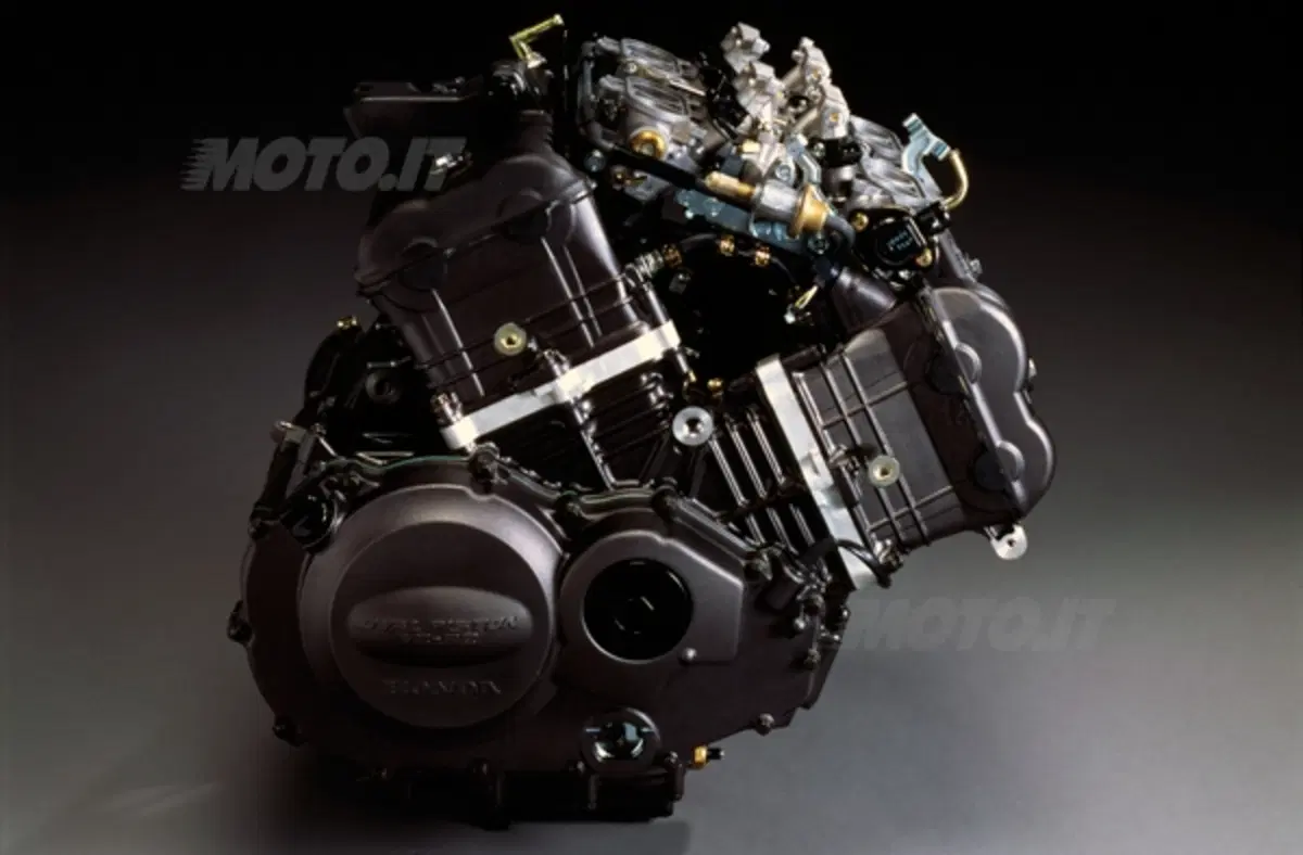 La storia dei V4 Honda da corsa. Prima puntata (7)