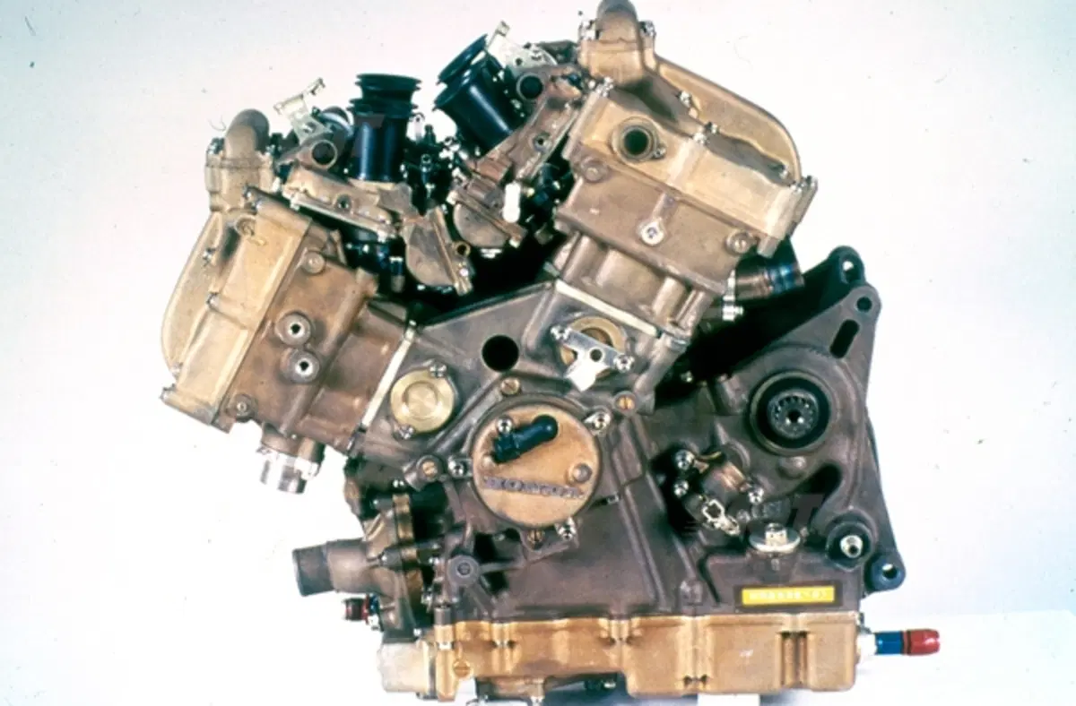 La storia dei V4 Honda da corsa. Prima puntata (17)