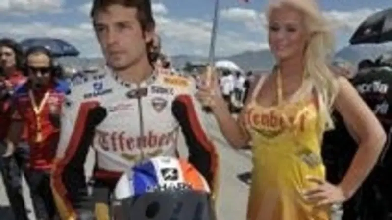 Guintoli vicino al team Pata Ducati