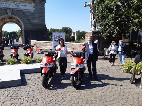 Scooter sharing elettrico Acciona anche a Roma (9)