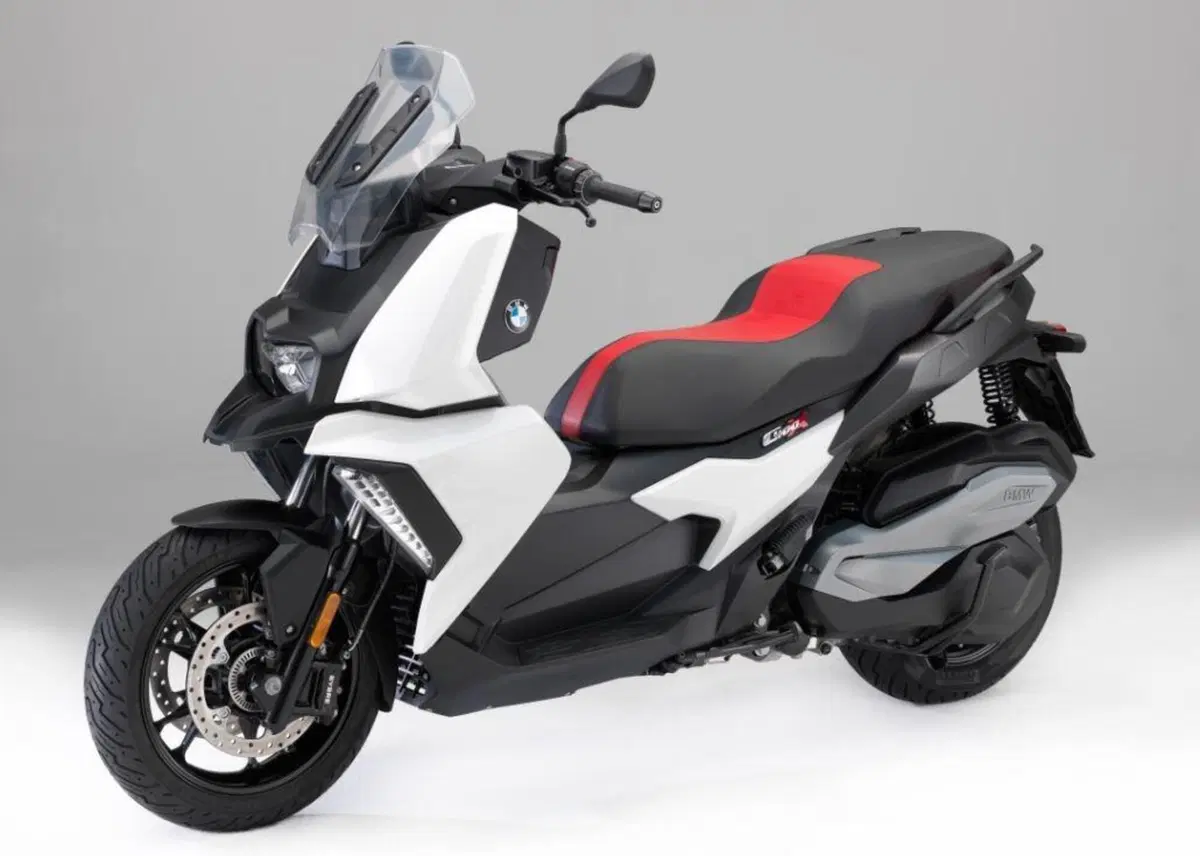 BMW C400 X e C400GT Online Edition: vendita promozionale sul web (2)