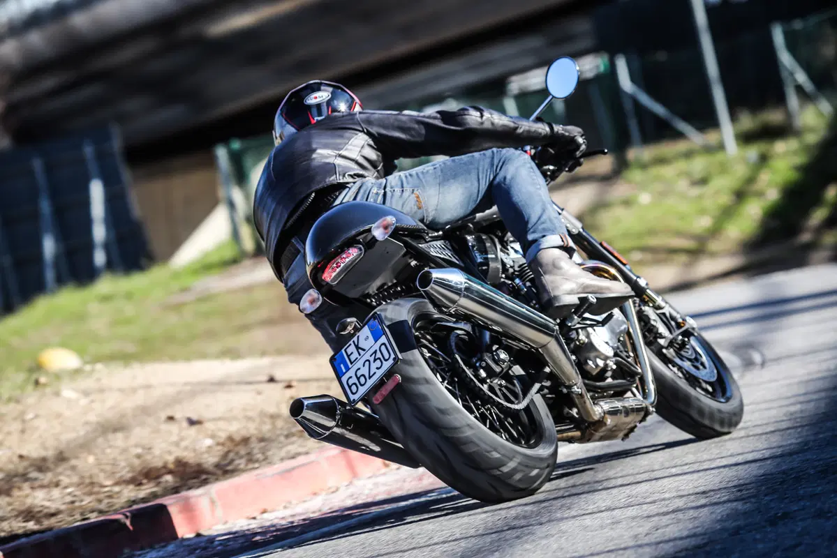 Norton Dominator Black. Café racer d'altri tempi... (14)