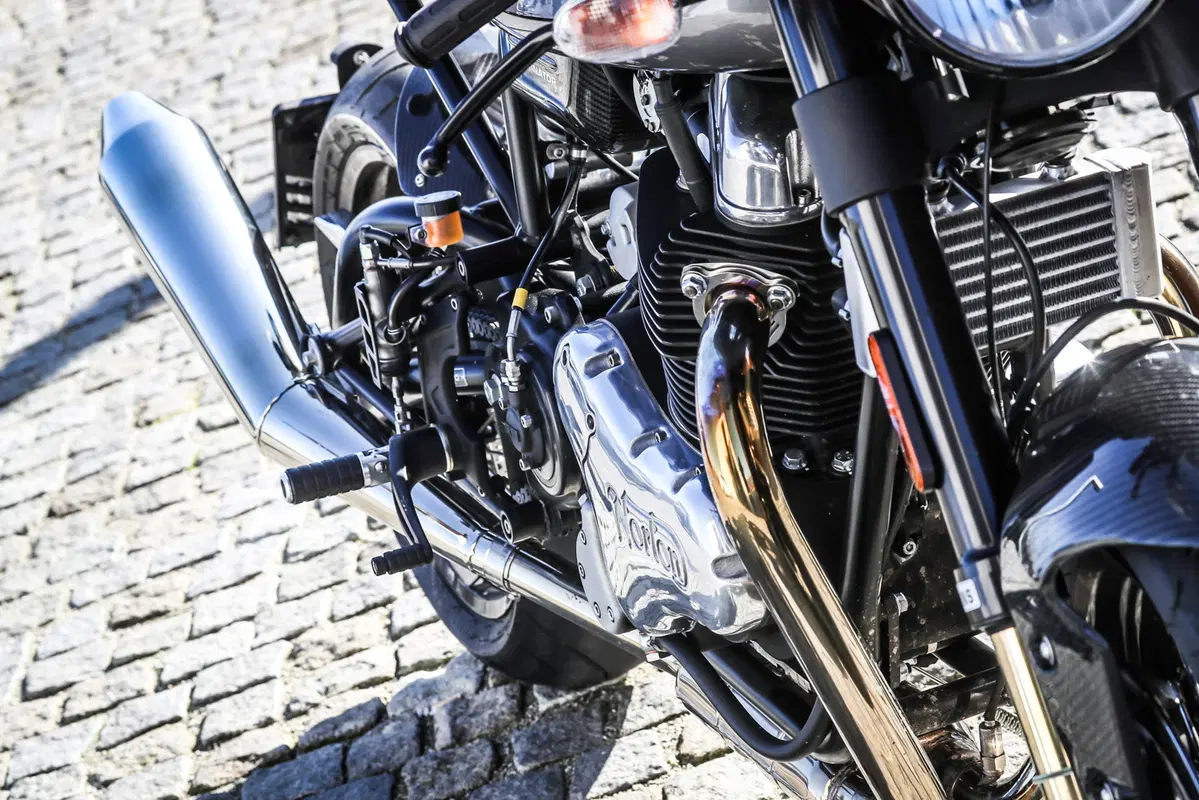 Norton Dominator Black. Café racer d'altri tempi... (17)