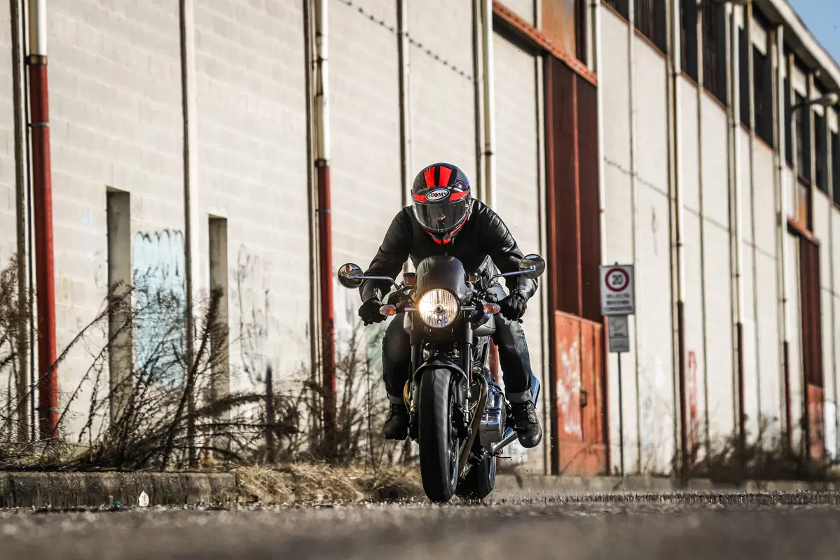 Norton Dominator Black. Café racer d'altri tempi... (24)