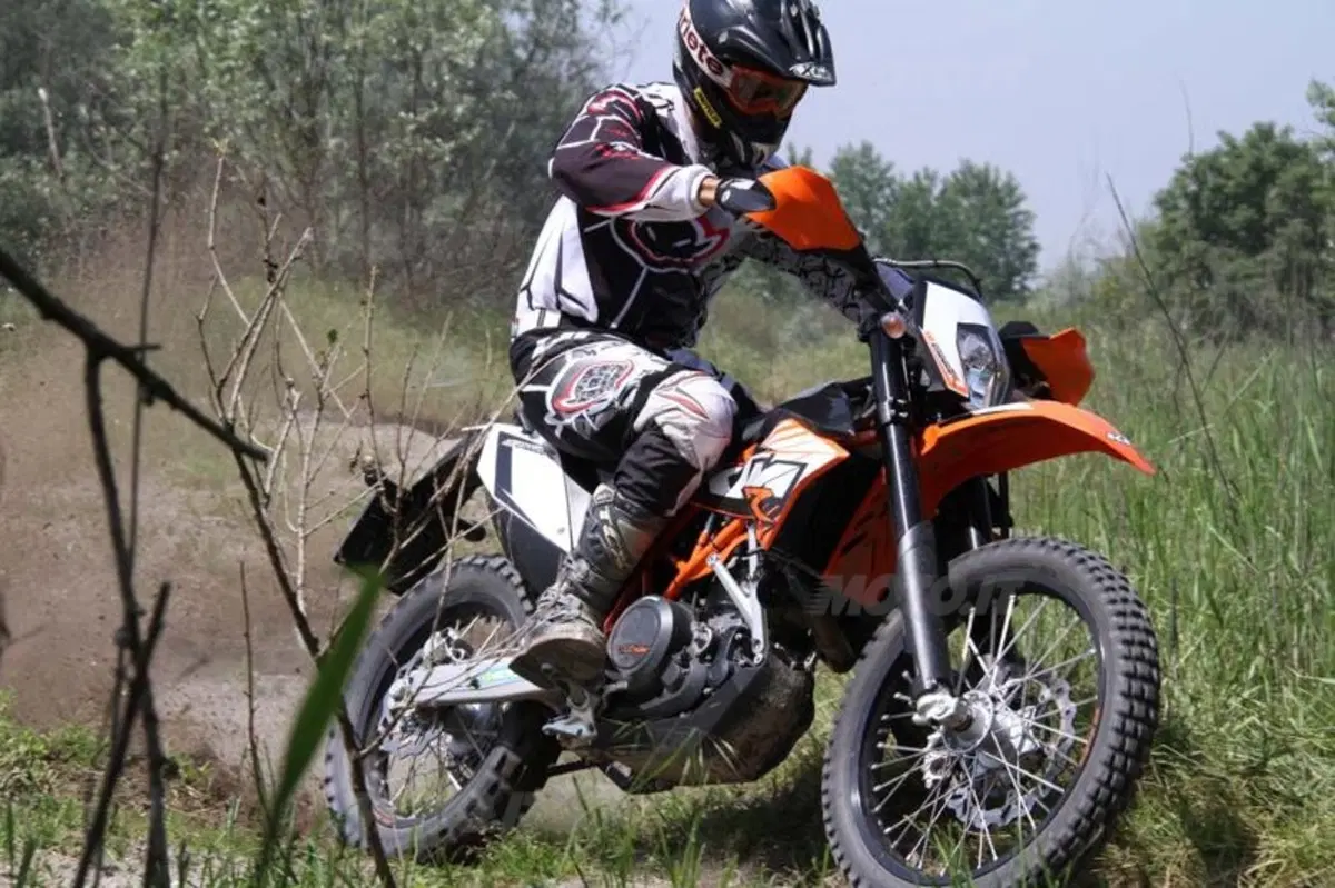 KTM 690 Enduro R   (11)