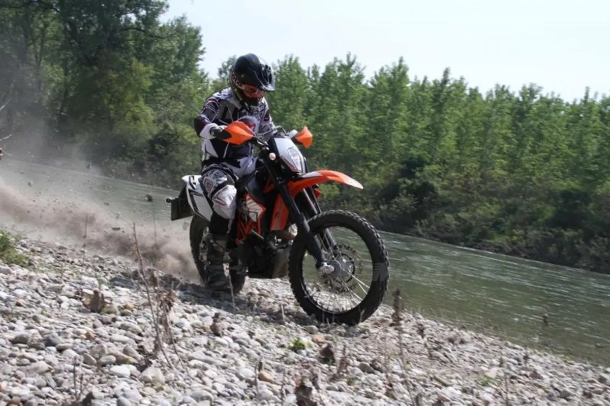 KTM 690 Enduro R   (14)