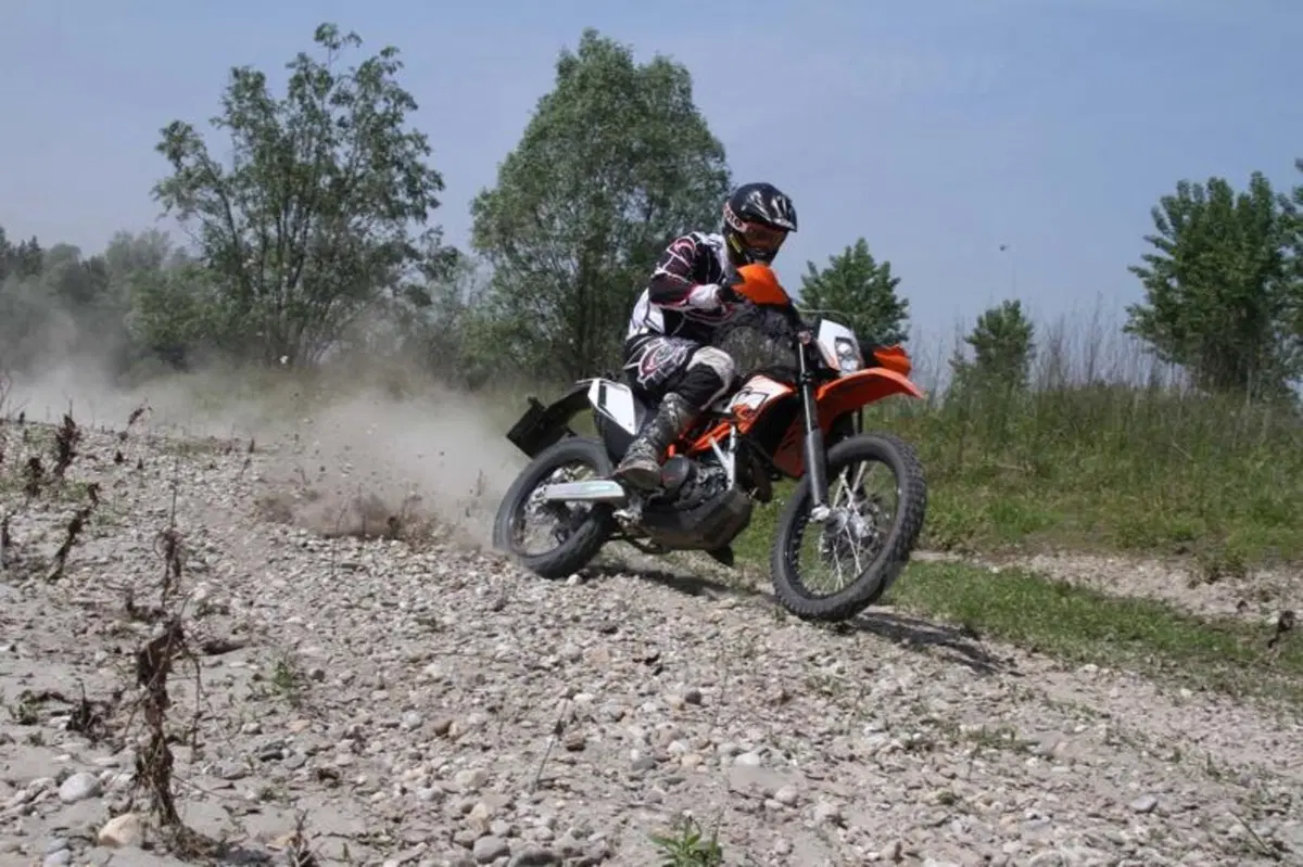 KTM 690 Enduro R   (15)