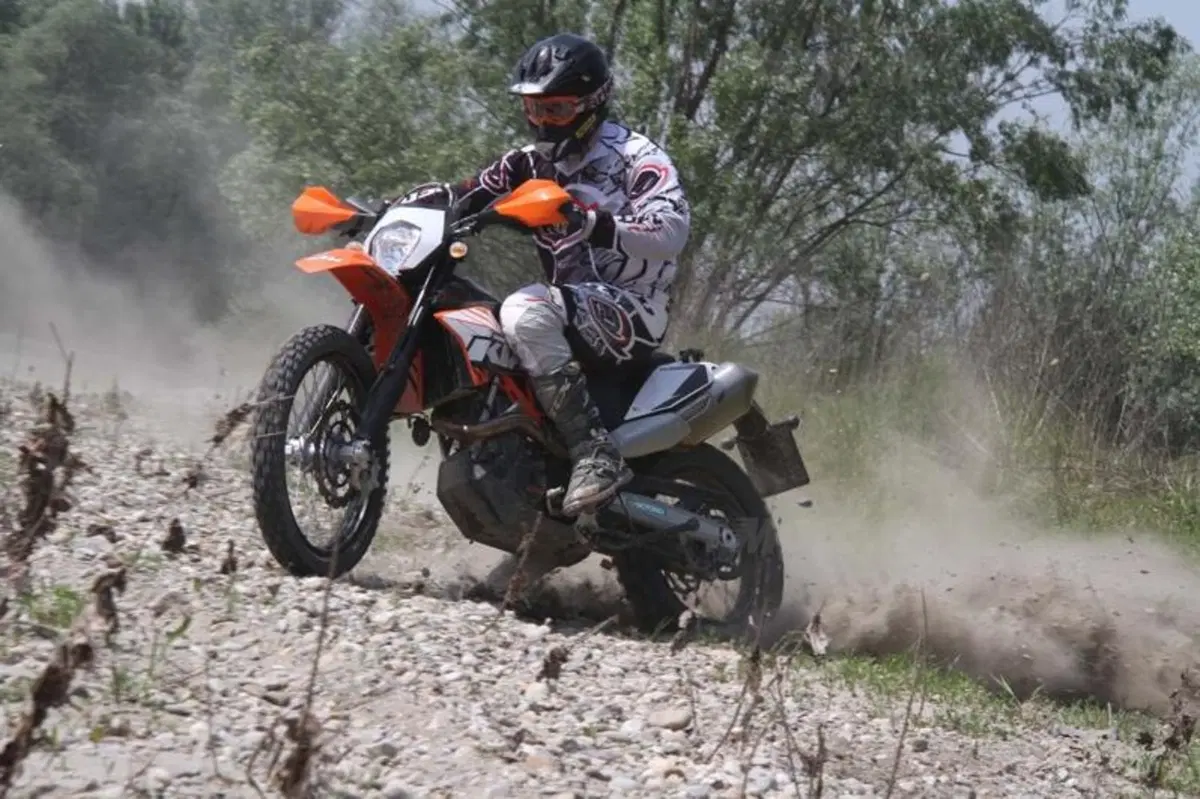 KTM 690 Enduro R   (17)