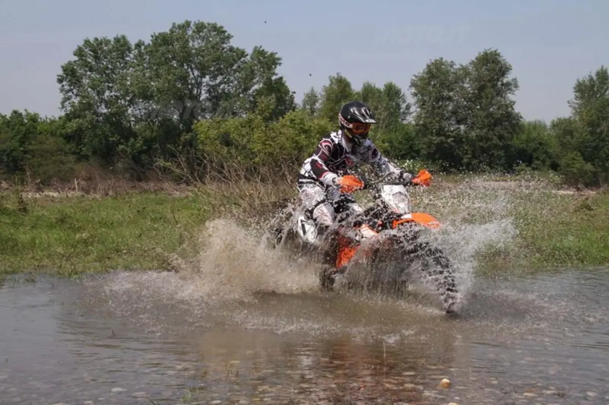 KTM 690 Enduro R   (21)