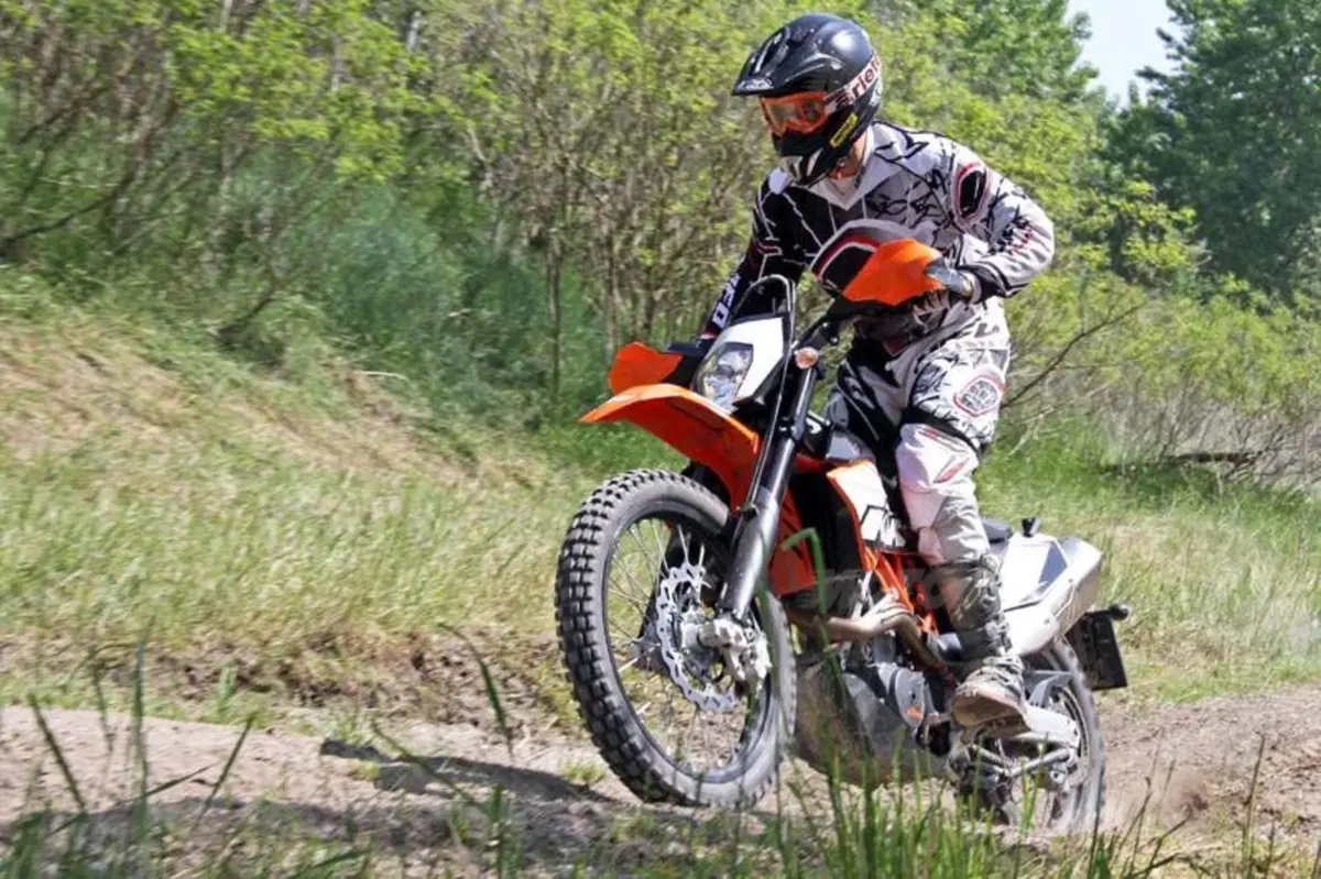 KTM 690 Enduro R   (25)