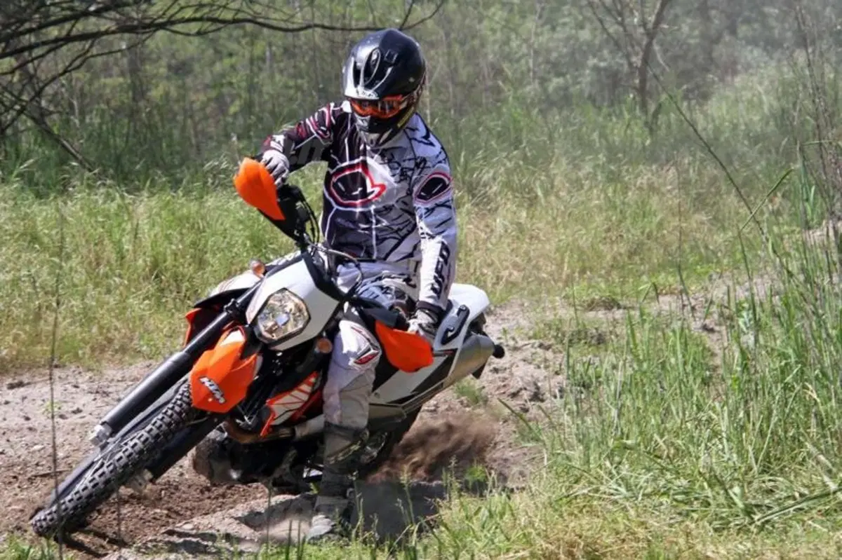 KTM 690 Enduro R   (26)