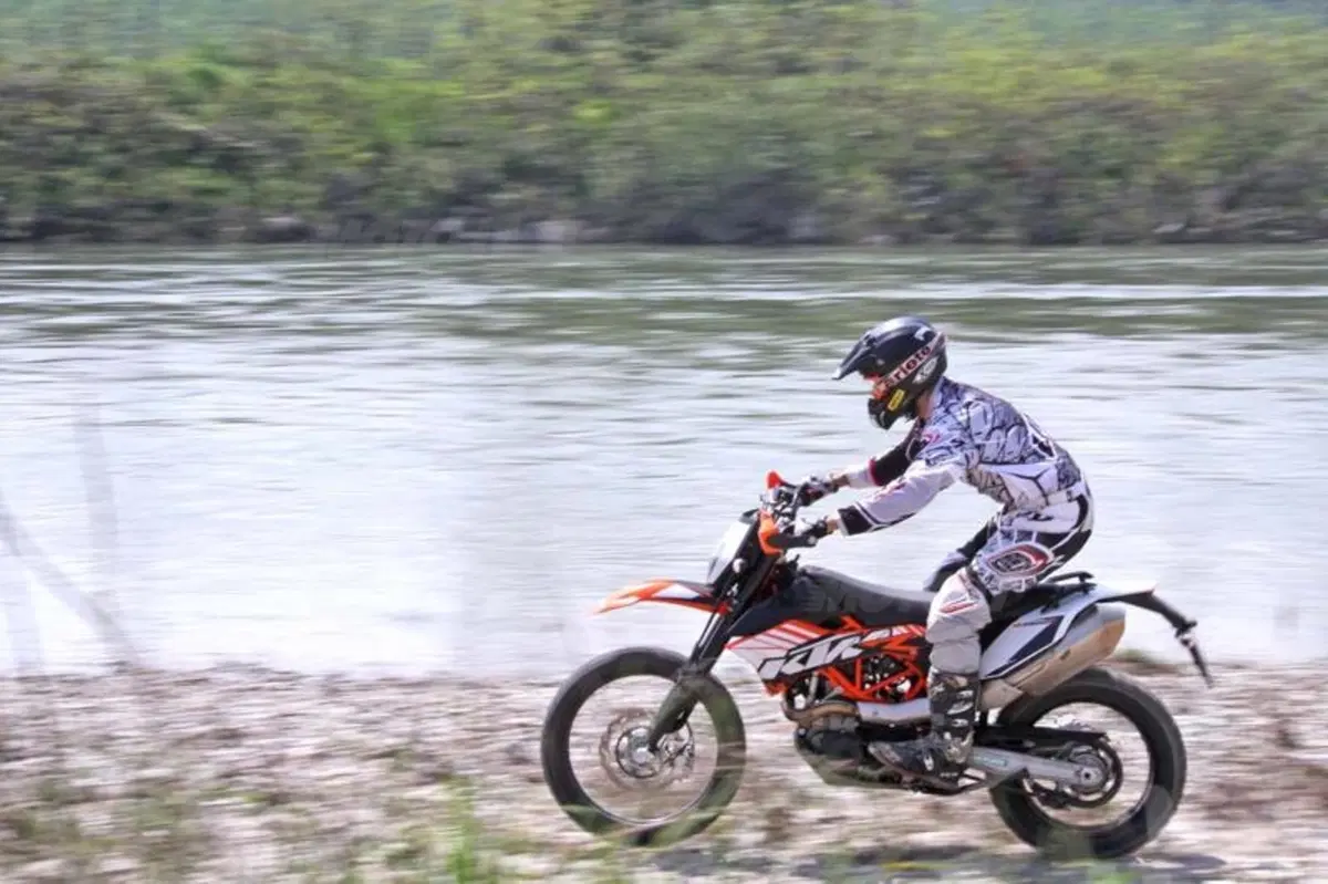 KTM 690 Enduro R   (34)