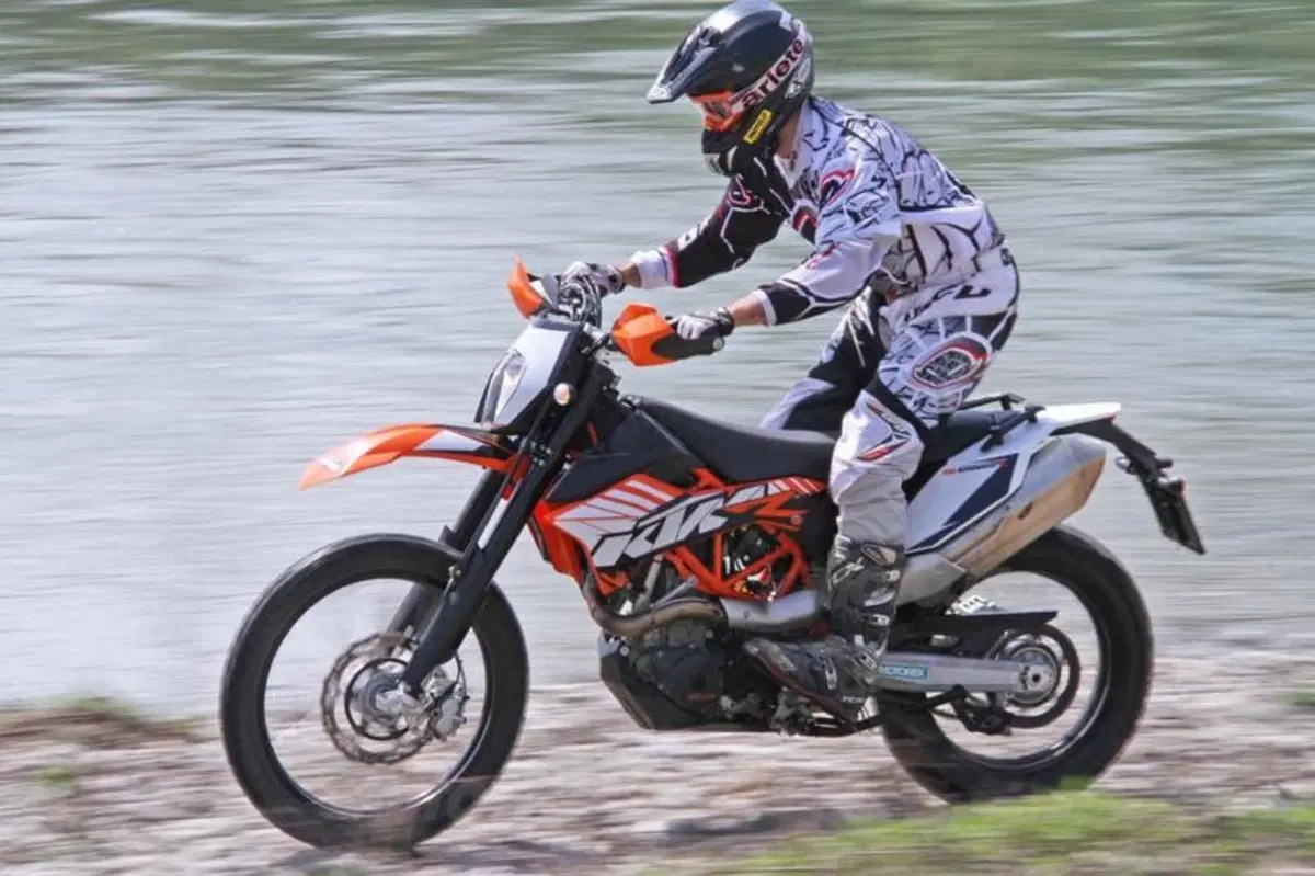 KTM 690 Enduro R   (35)
