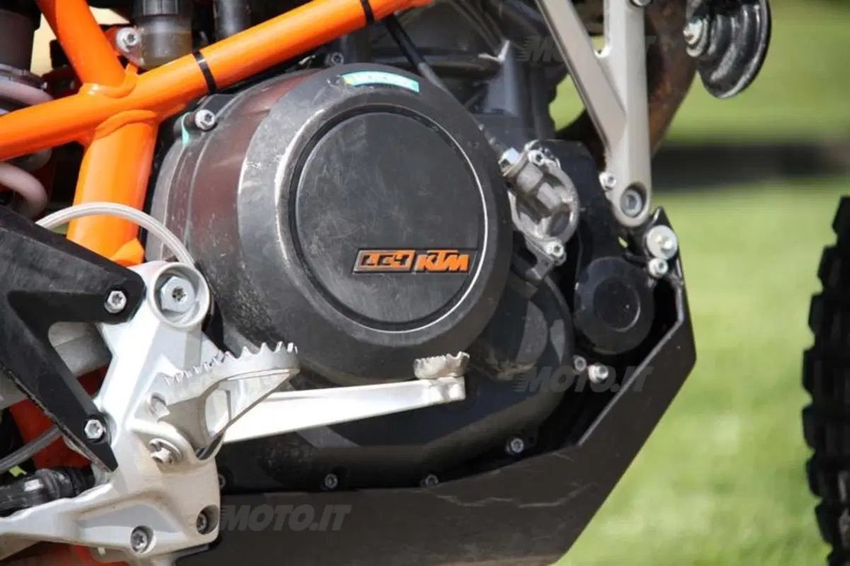 KTM 690 Enduro R   (54)