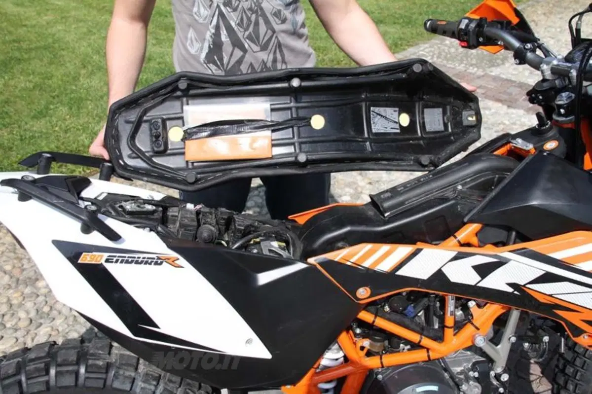 KTM 690 Enduro R   (66)