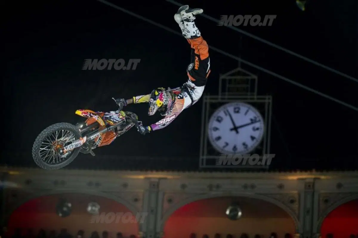 Red Bull X-Fighters 2012: nell'arena dei tori Levi Sherwood vince la tappa di Madrid