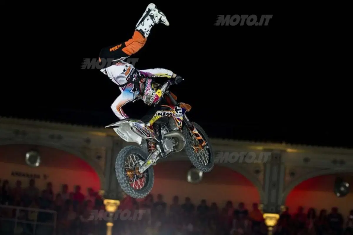 Red Bull X-Fighters 2012: nell'arena dei tori Levi Sherwood vince la tappa di Madrid (2)